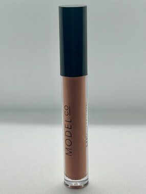 ModelCo - Matte Lip Creme - Peachy Nude